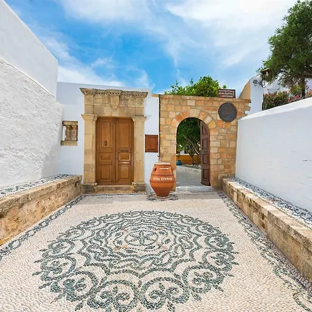 Villa Eftihia In *