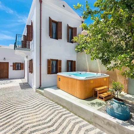 Villa Eftihia In *