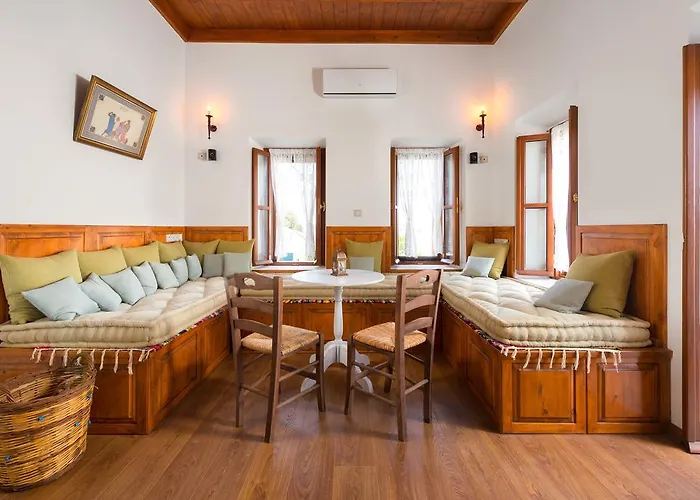 Eftihia In לינדוס